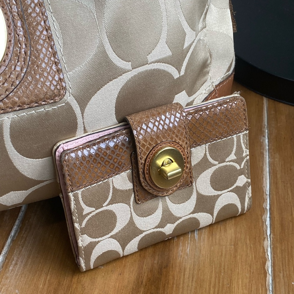 Coach Beige and Brown Signature Canvas Satchel. - Picture 4 of 15
